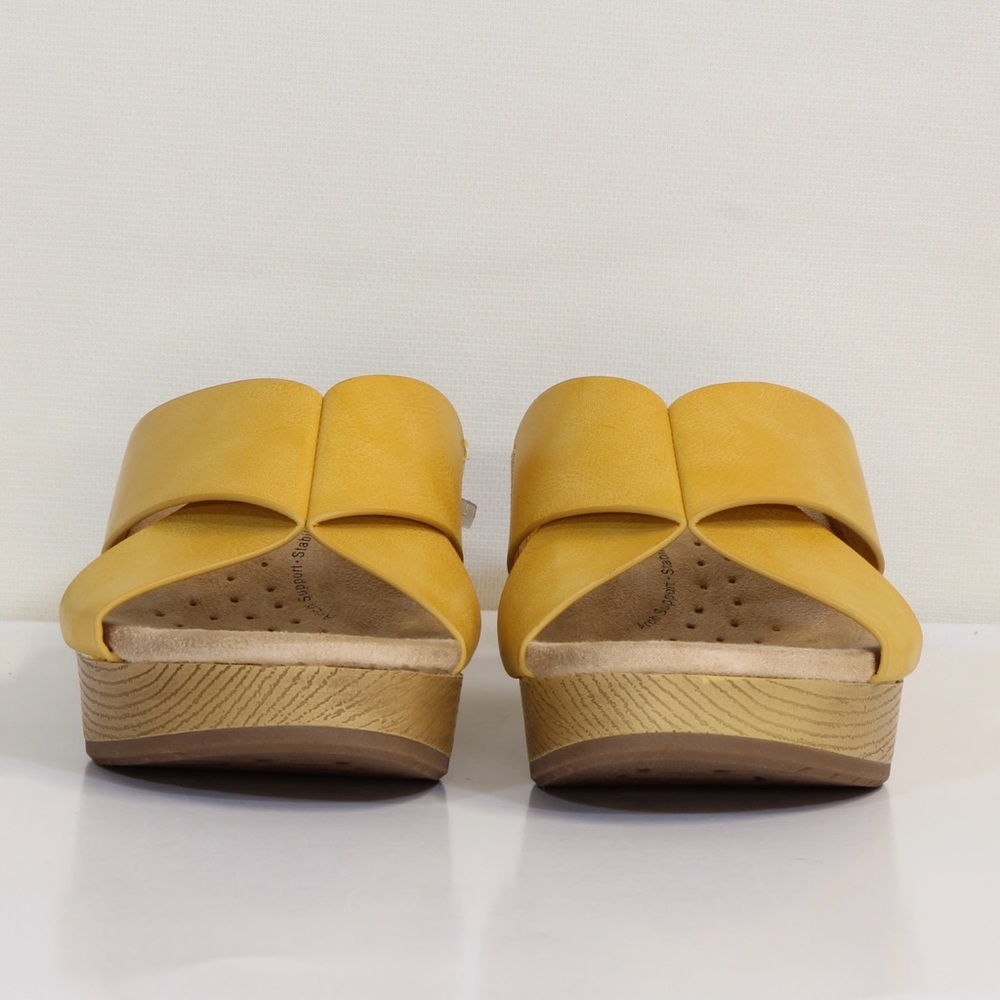 Easy Street Women's Easy Works Ragan Yellow Slip Resistant Round Toe Sandals - Picture 4 of 11